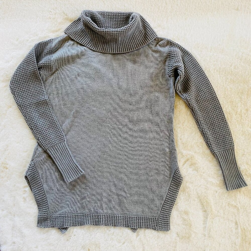 VENUS Gray Cowl Turtleneck Sweater w/Back Detail Size Small Waffle Knit